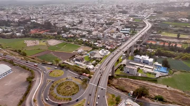 El puente que une la costa y sierra peruana 