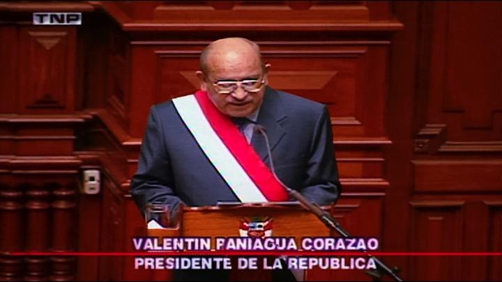 Juramentación de Valentín Paniagua como presidente transitorio 